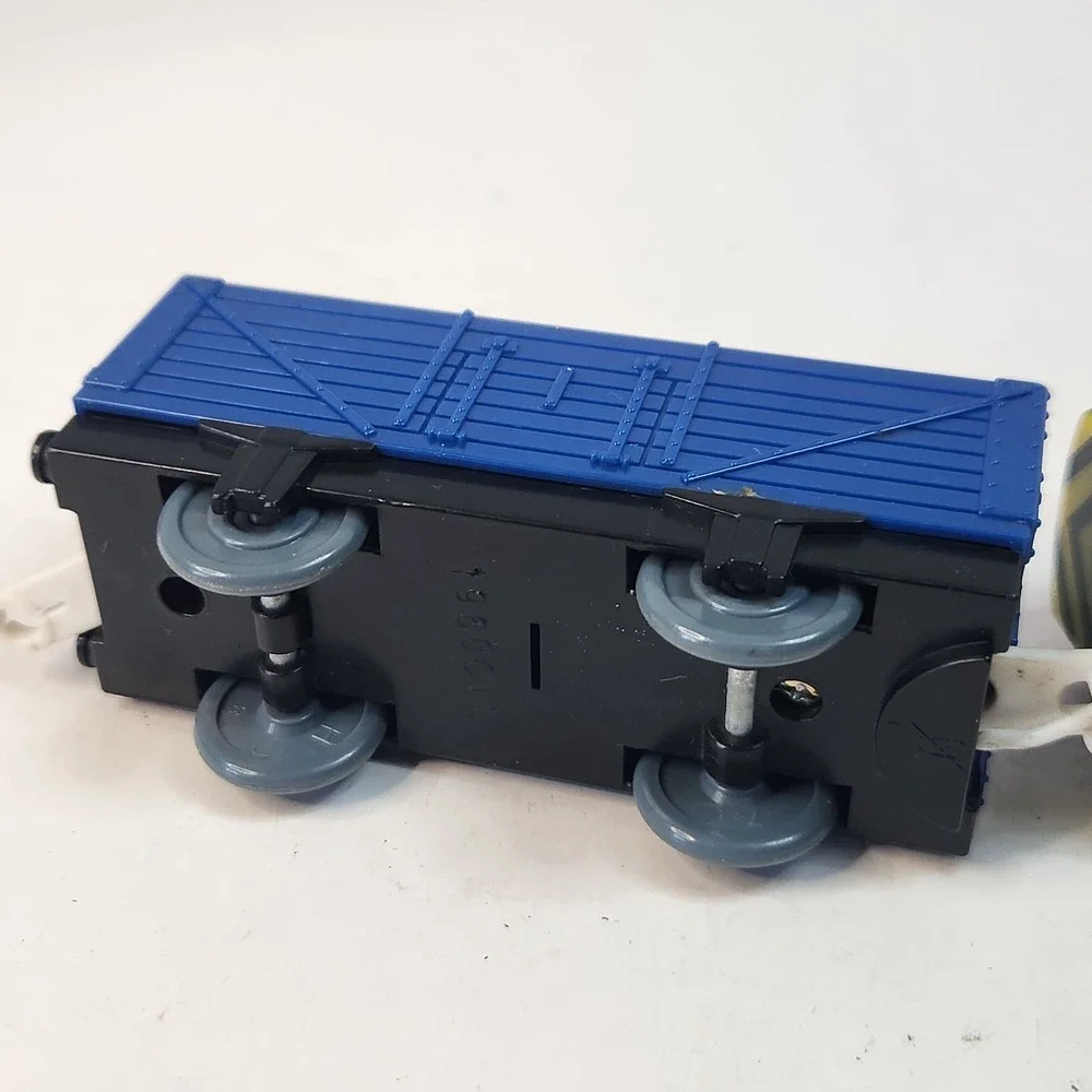 Thomas and Friends Trackmaster Motorized Salty With Freight Car Tested Working